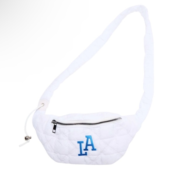 LA Puffer Fanny Bag BNWT with beautiful blue & white embroidery on it! - Picture 4 of 6